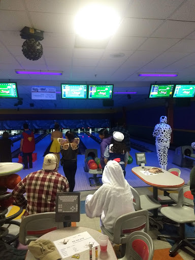Bowling Alley «Farmingdale Lanes», reviews and photos, 999 Conklin St A, Farmingdale, NY 11735, USA