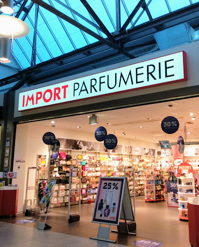 Rezensionen über Import Parfumerie Biel Bahnhof in Bern - Kosmetikgeschäft