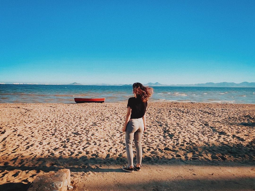 Foto von Playa de los Urrutias mit sehr sauber Sauberkeitsgrad