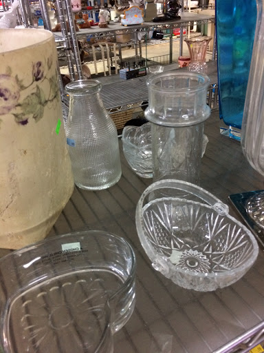 Thrift Store «St. Vincent de Paul Thrift Stores Orlando», reviews and photos, 770 S Orange Blossom Trail, Apopka, FL 32703, USA