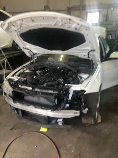 Auto Body Shop «B&B Auto Body», reviews and photos, 211 Railroad Ave, Bedford Hills, NY 10507, USA