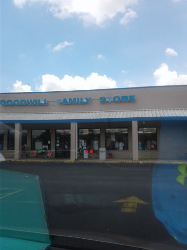 Thrift Store «Goodwill Store Tullahoma», reviews and photos