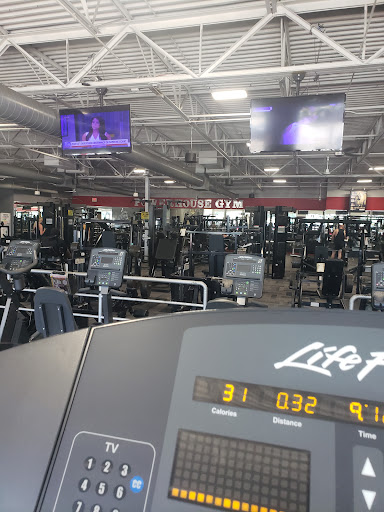 Gym «Powerhouse Gym Clinton Township 24/7», reviews and photos, 37095 S Gratiot Ave, Charter Twp of Clinton, MI 48036, USA