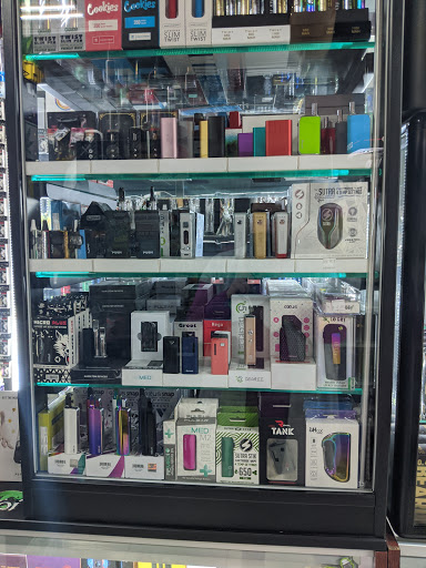 Vaporizer Store «Happy Rock Smoke Shop», reviews and photos, 334 NE 72nd St, Kansas City, MO 64118, USA