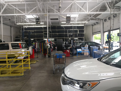 Tire Shop «Walmart Tires & Auto Parts», reviews and photos, 7065 N Ingram Ave, Fresno, CA 93650, USA