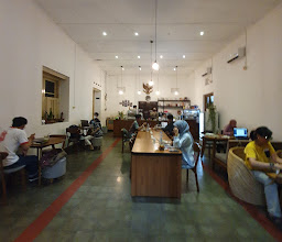 Bakmi Gandhok photo