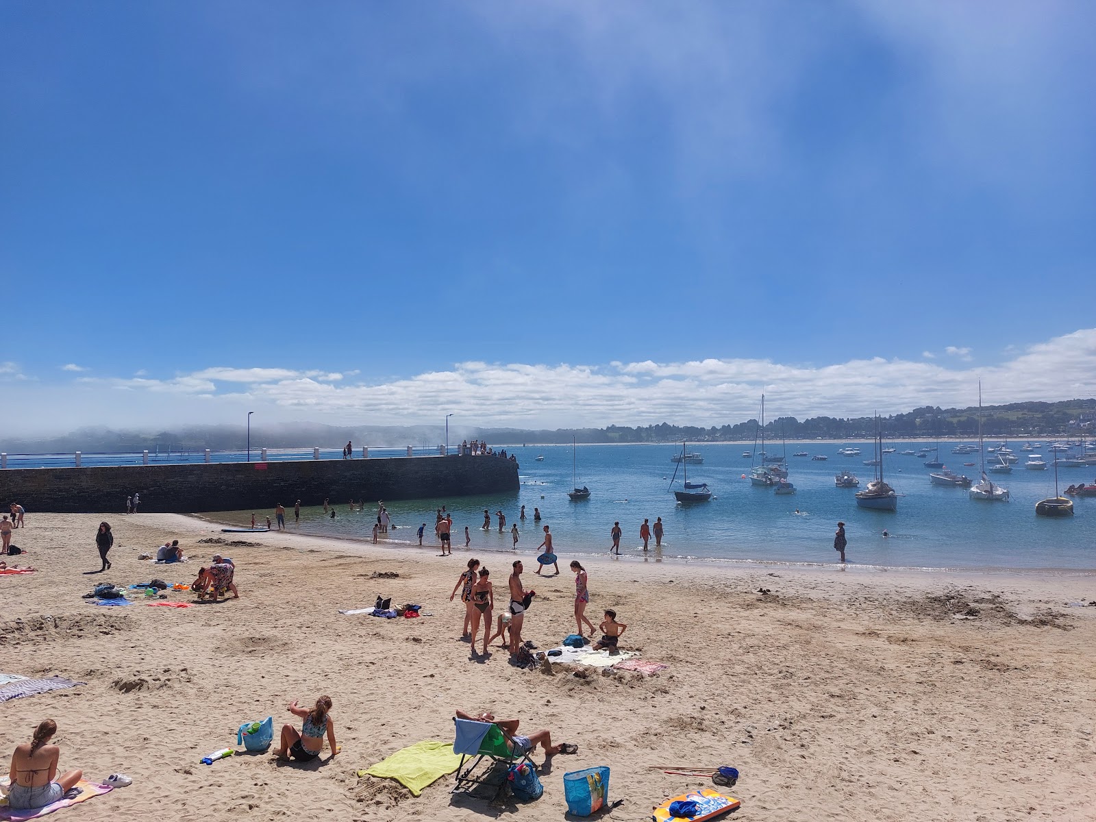 Photo de Port de Locquirec avec plage sans baie