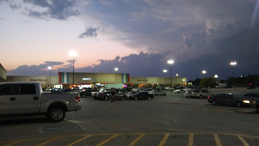 Shopping Mall «Plymouth Park Shopping Center», reviews and photos, 1625 N Story Rd, Irving, TX 75061, USA