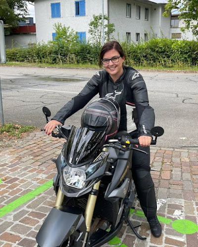 Rezensionen über Fahrschule Drive me GmbH - Auto und Motorrad Fahrschule Baden und Wettingen in Aarau - Fahrschule