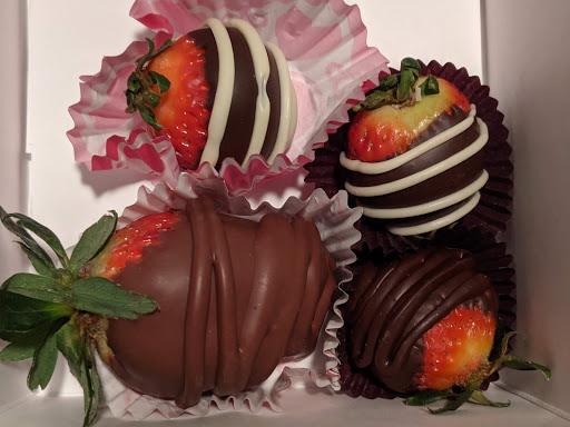 Ice Cream Shop «Kilwins St. Charles», reviews and photos, 300 S Main St, St Charles, MO 63301, USA