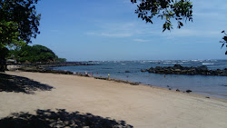 Foto von Cobanos beach III umgeben von Bergen
