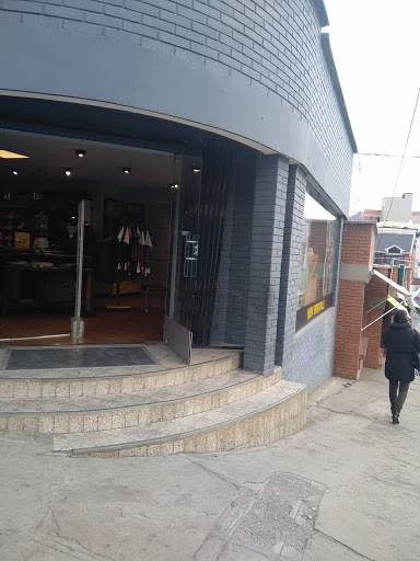 Stores to buy men's fluchos La Paz