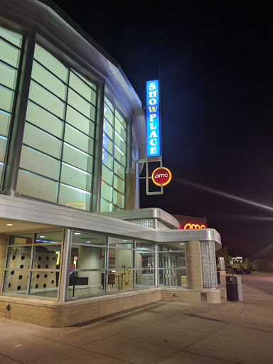 Movie Theater «AMC Coon Rapids 16», reviews and photos, 10051 Woodcrest Dr NW, Coon Rapids, MN 55433, USA