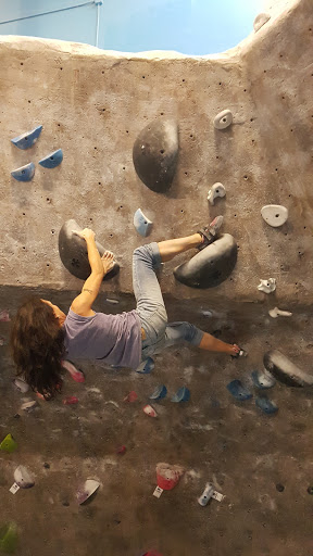 Rock Climbing Gym «Hangar 18 Indoor Climbing Gym - East Riverside», reviews and photos, 2111 Iowa Ave, Riverside, CA 92507, USA