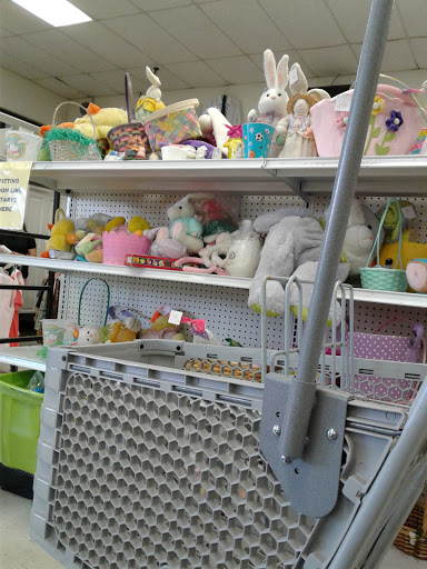 Thrift Store «Sunshine Thrift Store», reviews and photos, 4304 S Dale Mabry Hwy, Tampa, FL 33611, USA