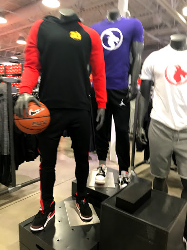 Sporting Goods Store «Nike Factory Store», reviews and photos, 5195 Factory Shops Blvd, Ellenton, FL 34222, USA