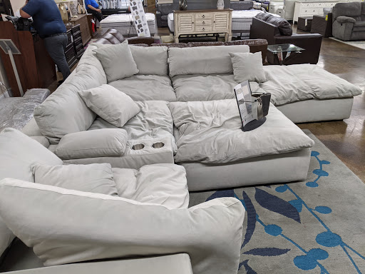 Furniture Store «Hudson’s Furniture & Mattress Outlet», reviews and photos, 3290 W 1st St, Sanford, FL 32771, USA