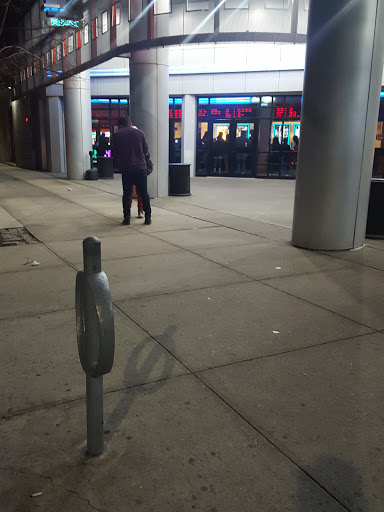 Movie Theater «UA Kaufman Astoria Cinemas 14 & RPX», reviews and photos, 35-30 38th St, Astoria, NY 11101, USA