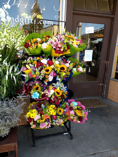 Florist «La Vie En Rose Flowers», reviews and photos, 1272 Solano Ave, Albany, CA 94706, USA