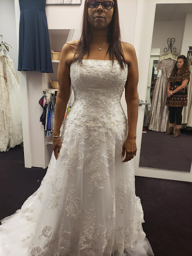 Bridal Shop «Bridal Suite of Bay Shore», reviews and photos, 7 W Main St, Bay Shore, NY 11706, USA
