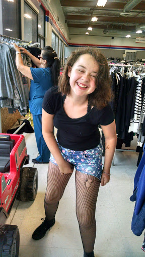 Thrift Store «Super Thrift Store», reviews and photos, 815 N Oxnard Blvd, Oxnard, CA 93030, USA