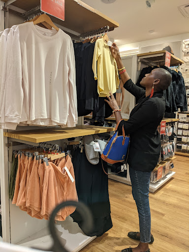 Shopping Mall «The Shops at Chestnut Hill», reviews and photos, 199 Boylston St, Chestnut Hill, MA 02467, USA