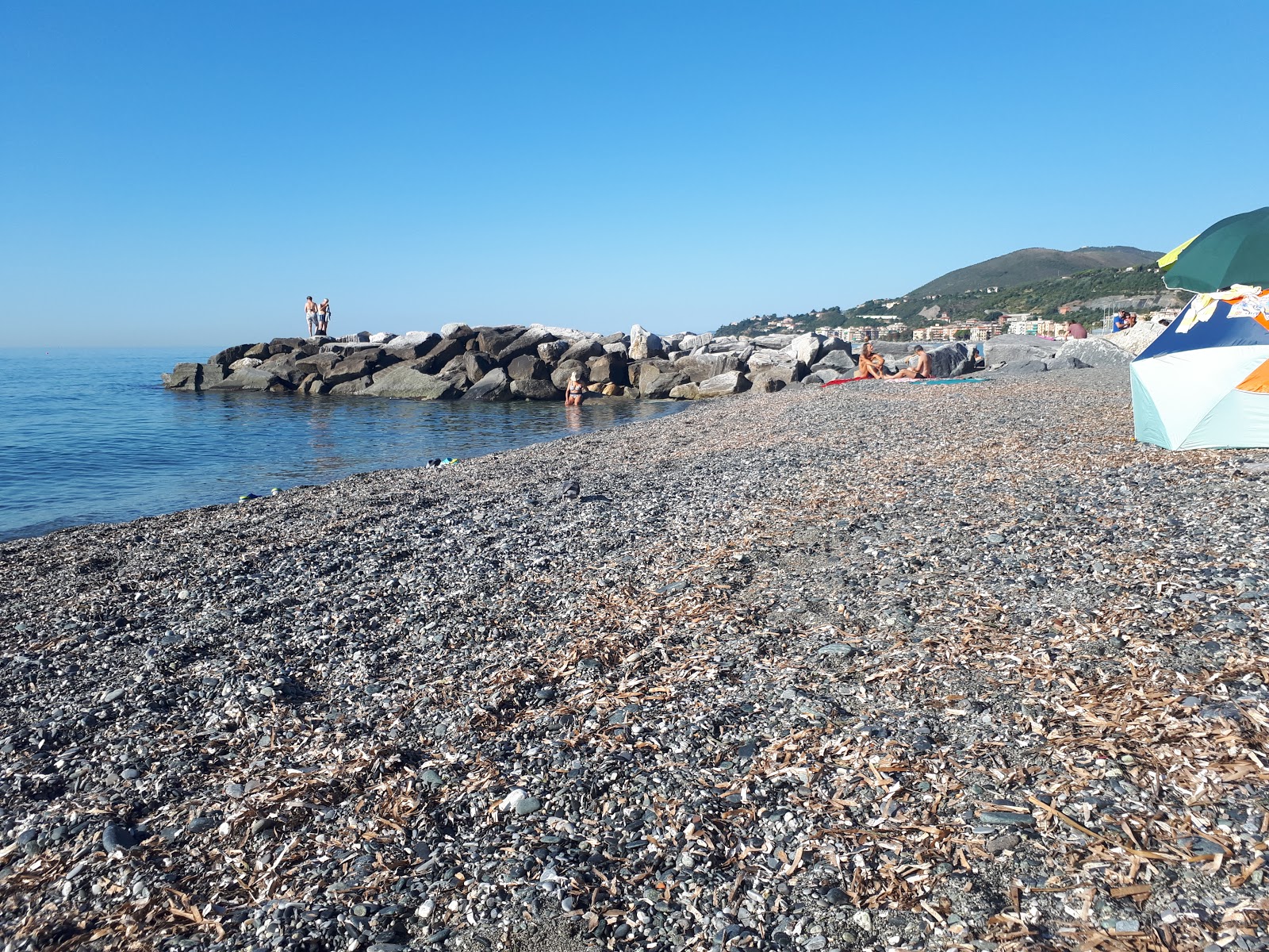 Photo de Spiaggia Cogoleto - bon endroit convivial pour les animaux de compagnie pour les vacances