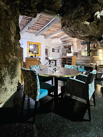 Atmosphère du Restaurant français Restaurant La Grotte à Trans-en-Provence - n°2