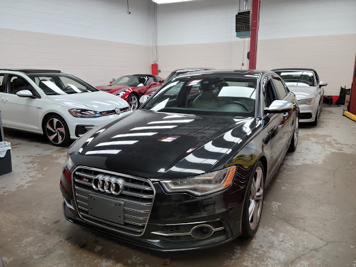 Car Dealer «Unique Motor Sports», reviews and photos, 681 W Jericho Turnpike, Huntington, NY 11743, USA