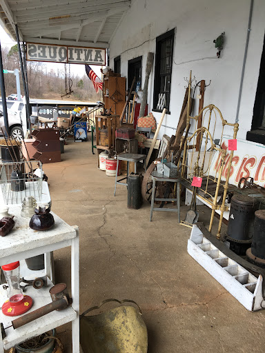 Snow's Feed Store Antiques