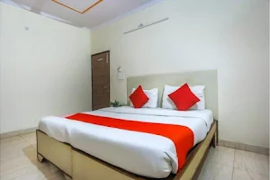OYO Hotel Mahadev image