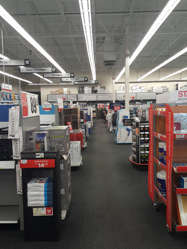 Office Supply Store «Staples», reviews and photos, 220 Fortune Blvd, Milford, MA 01757, USA
