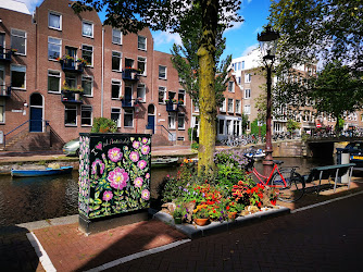 Sint Andrieshofje courtyard