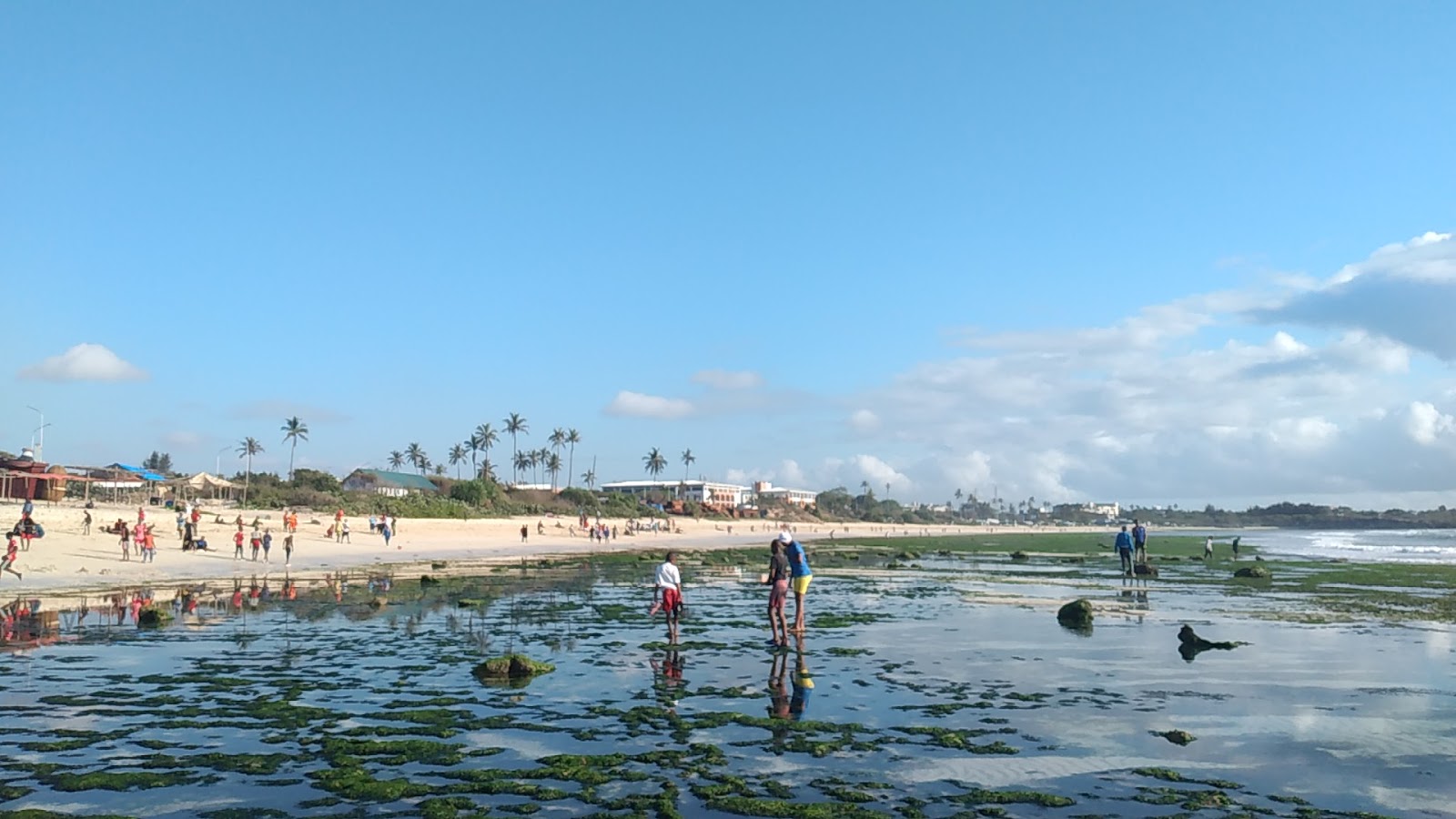 Foto di Coco Beach con parzialmente pulito livello di pulizia