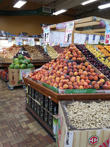 Produce Market «Fresh Farms», reviews and photos, 2626 W Devon Ave, Chicago, IL 60659, USA