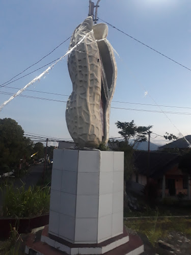 Tugu Kacang Kawangkoan