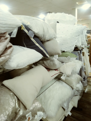 Department Store «HomeGoods», reviews and photos, 2715 W Market St #180, Fairlawn, OH 44333, USA