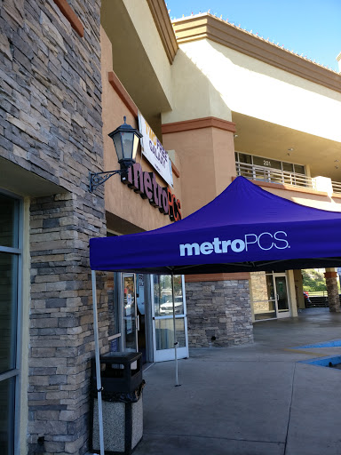 Cell Phone Store «MetroPCS Corporate Store», reviews and photos, 68 Rio Rancho Rd, Pomona, CA 91766, USA