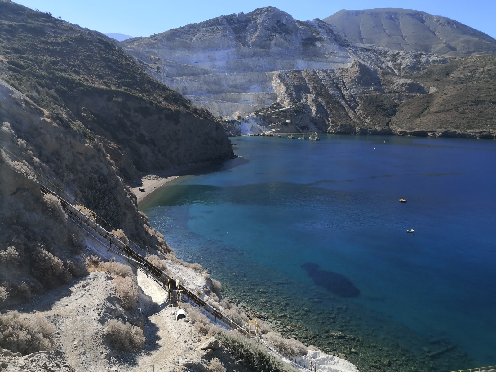 Photo of Altsi beach with light pebble surface