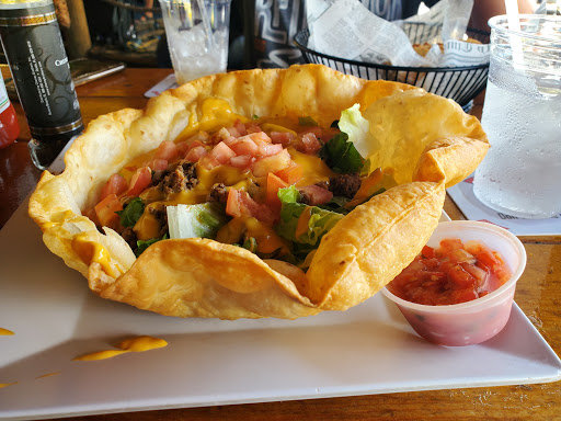 American Restaurant «Paradise Tiki Hut Restaurant and Bar», reviews and photos, 1502 Miramar St, Cape Coral, FL 33904, USA