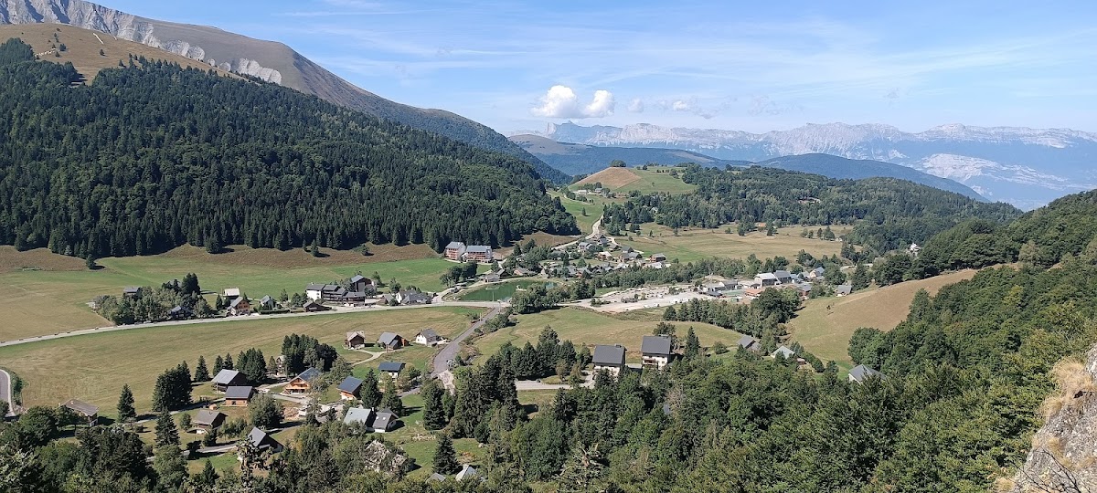 Aire de camping-car de l'Alpe du Grand Serre à La Morte (Isère 38)