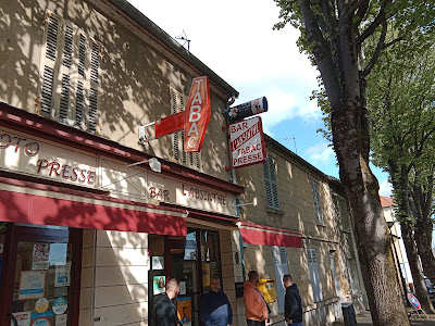 Bar tabac l absinthe à Vichy