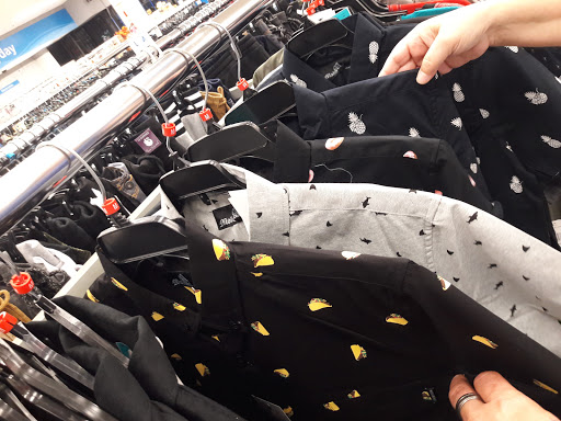 Shopping Mall «Cypress Plaza Shopping Center», reviews and photos, 6824 Katella Ave, Cypress, CA 90630, USA