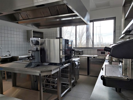 Comentarii opinii despre Kozma Kft - Épületgépészeti Kivitelezés és Hűtéstechnika, Fűtés Rendszer, Gázhálózat