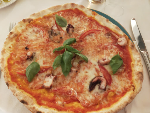 Garnì Ristorante Pizzeria Casa Moresc in Spiazzo, Provincia Autonoma di Trento