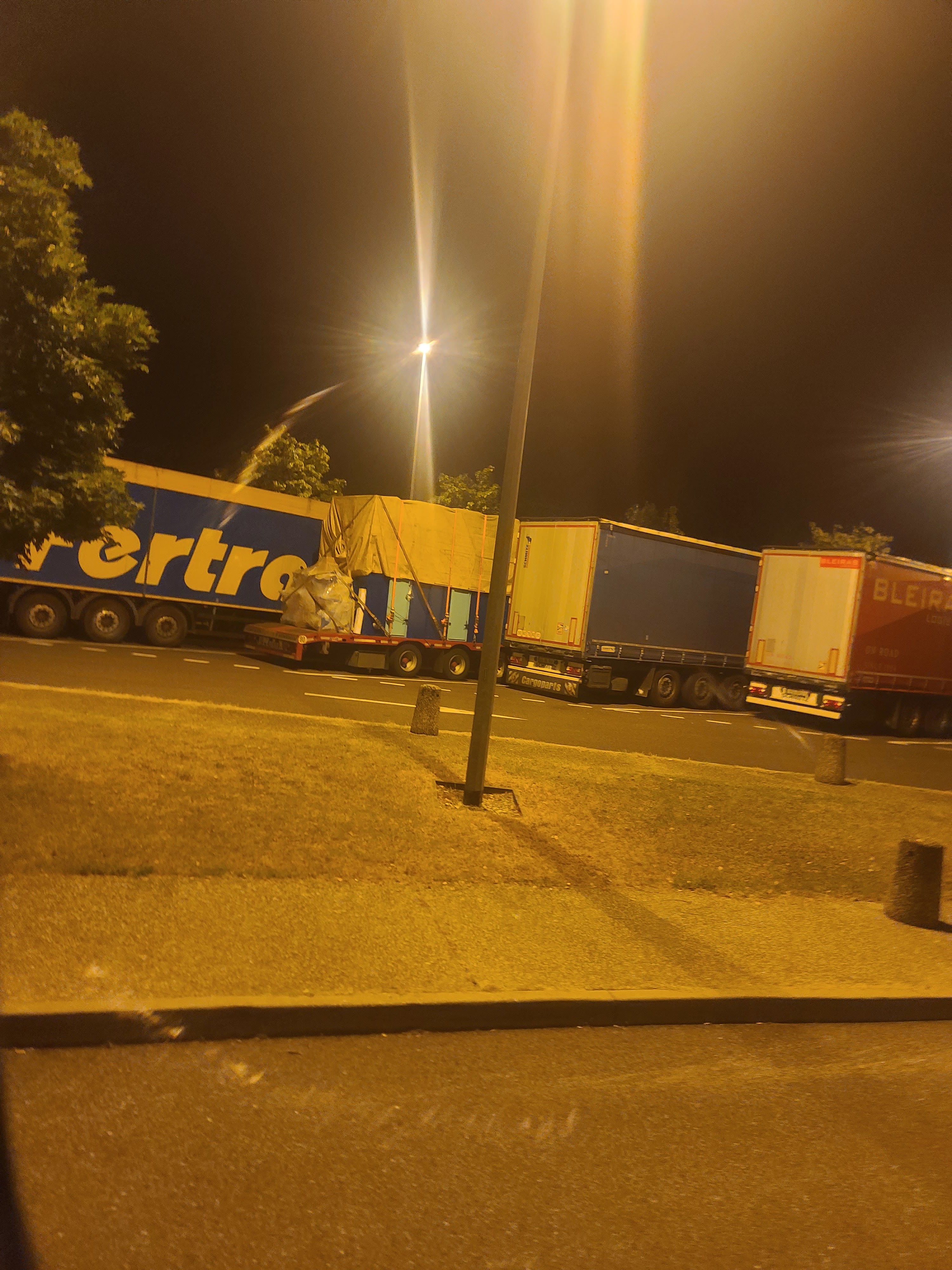 Photo n° 1 de l'avis de Azizbek.u fait le 23/07/2023 à 20:43