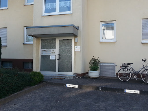 Tierarztpraxis Christel Hahn unter Giessen, 