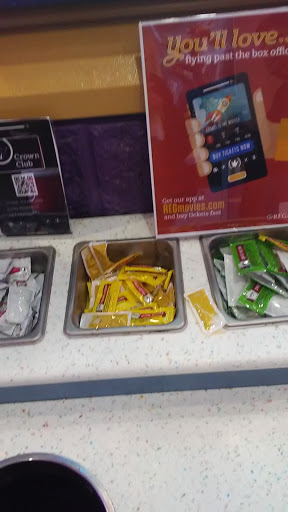 Movie Theater «Regal Cinemas Coldwater Crossing 14», reviews and photos, 211 W Washington Center Rd, Fort Wayne, IN 46825, USA