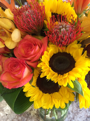 Florist «Autumn Rose Flower & Gift Shoppe», reviews and photos, 990 Bridgeport Ave, Milford, CT 06460, USA