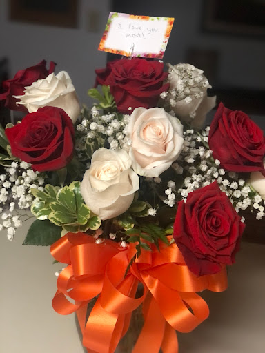 Florist «Irish Rose and GIfts», reviews and photos, 33608 W Seven Mile Rd, Livonia, MI 48152, USA